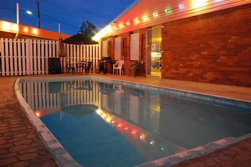 Abajaz Motel-Central-King Bed-Shaded Parking ลองรีช ภายนอก รูปภาพ